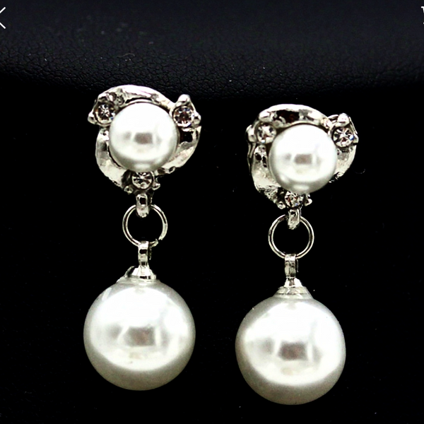 Fashion White Pearl Earrings