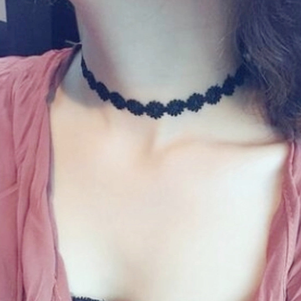 Black Lace Choker (Sun Pattern)